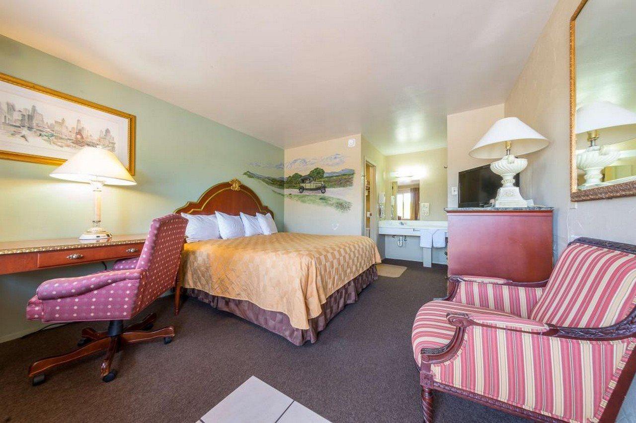 Americas Best Value Inn - Legend'S Inn Junction Esterno foto